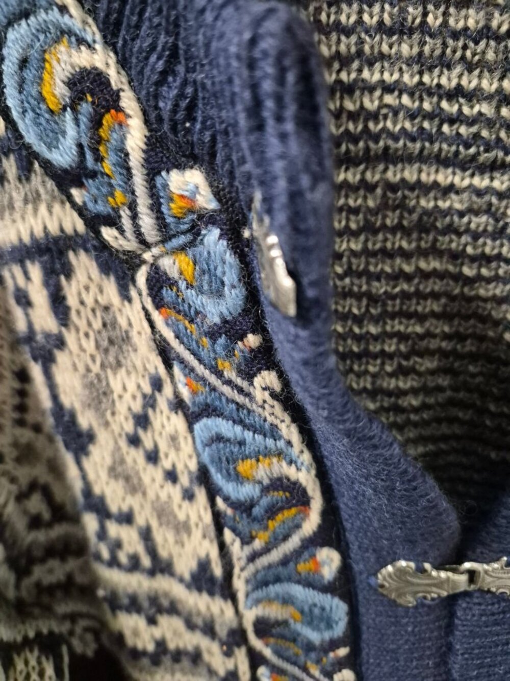 Nordstrikk Norwegian Wool Cardigan Sweater Ornate Clasps Embroidered Trim M READ - Picture 7 of 7
